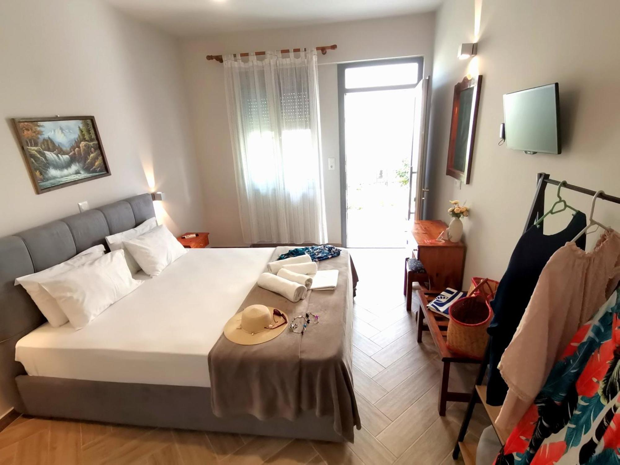 Studios Lia Adults Only -Fully Renovated Криси Амудия Екстериор снимка